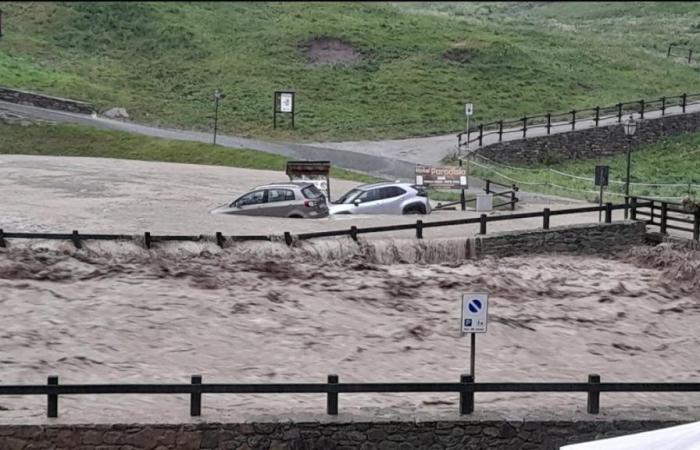 Inondations à Cogne, débordements de torrents : glissements de terrain dus aux pluies dans le Piémont et le Val d’Aoste. Usseglio, Oulx et Cervinia ont également été touchés, le Sempione fermé