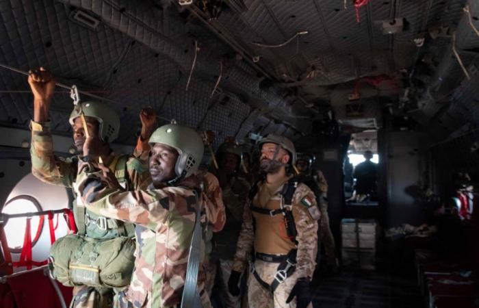 la mission bilatérale italienne certifie les nouveaux parachutistes nigérians