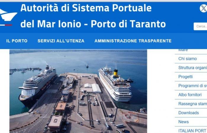 Tarente, double amarrage des navires de croisière au Molo San Cataldo – la Ringhiera