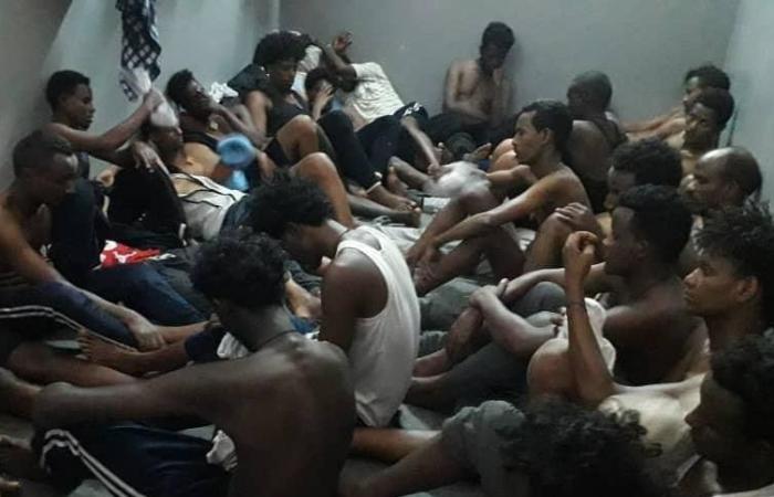 Deux passeurs arrêtés : ils ont causé la mort de dix migrants dans la cale d’un bateau