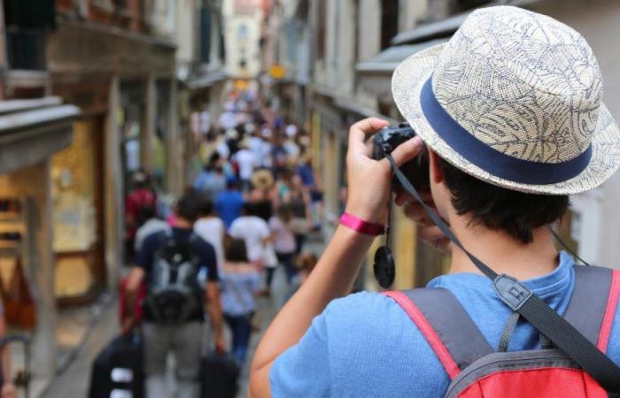 Les vacances d’été, pour les Italiens, rester en Italie sont trop chères. Ils indemnisent les touristes étrangers – QuiFinanza