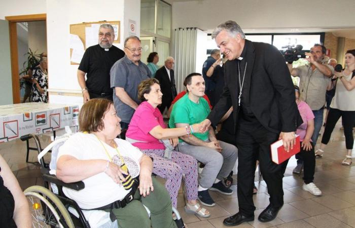 Ascoli, fête pour l’évêque. Palmieri embrasse tout le diocèse de Picena : “Mais ne dites pas excellence”