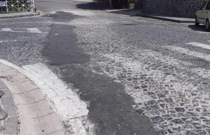 POZZOULES| « Après les travaux sur la Piazza Italia, la route a été réparée. Un massacre » – LES PHOTOS