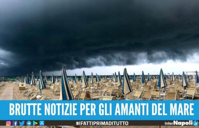 Tempêtes arrivant à Naples et Caserta, plages fermées