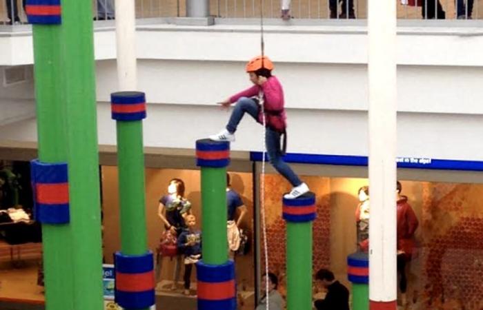 Un été en pleine hauteur avec « Sherpa Vertiginous Fun », l’escalier passionnant du centre commercial Padoue