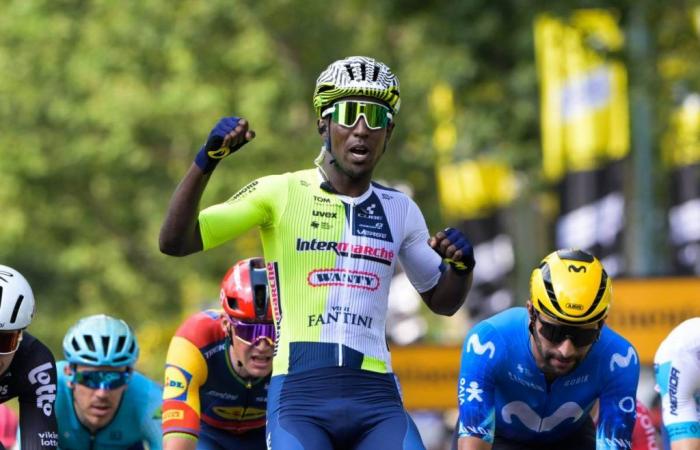 Tour, à Turin Girmay gagne au sprint, premier Érythréen, Carapaz remporte le maillot jaune