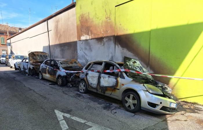 Lugo, cinquième incendie criminel nocturne en un mois impliquant des voitures dans la rue