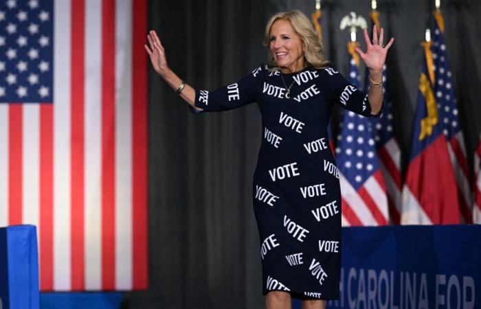 Jill Biden le dit avec une robe : « Votez »