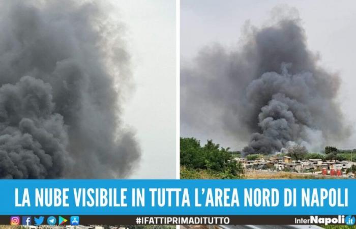 Un autre incendie toxique à Giugliano, des flammes près du camp rom via Carrafiello