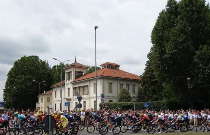 Biniam Girmay remporte la troisième étape du Tour de France