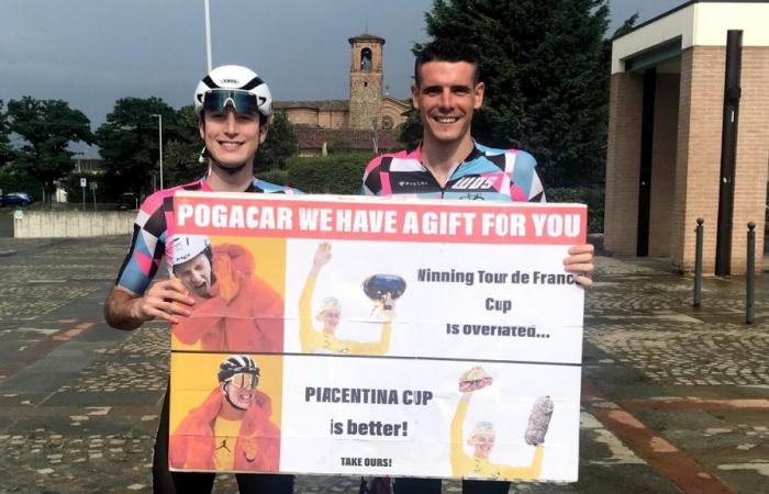 Tour de France – Filippo Cordani et Lorenzo Casella, les deux gars qui ont livré notre coupe à Pogacar. «Geste spontané, nous étions indécis avec le salami»