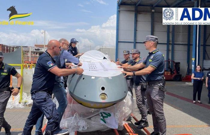 Reggio de Calabre : Deux drones de guerre cachés dans des conteneurs à destination de la Libye saisis dans le port de Gioia Tauro