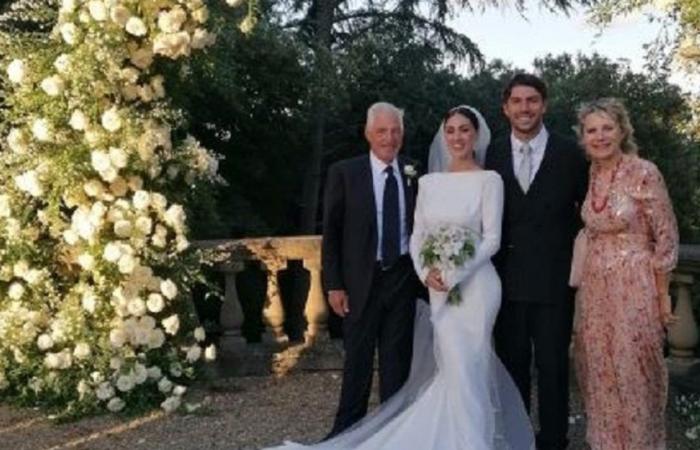 Mara Mosole, la compagne de Francesco Moser, fait ses débuts officiels en famille lors du mariage d’Ignazio et Cecilia Rodriguez