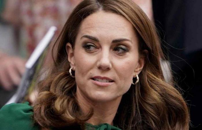 Kate Middleton, dernières nouvelles. L’annonce du Palais est officielle : les traitements et la chimiothérapie sont de mise