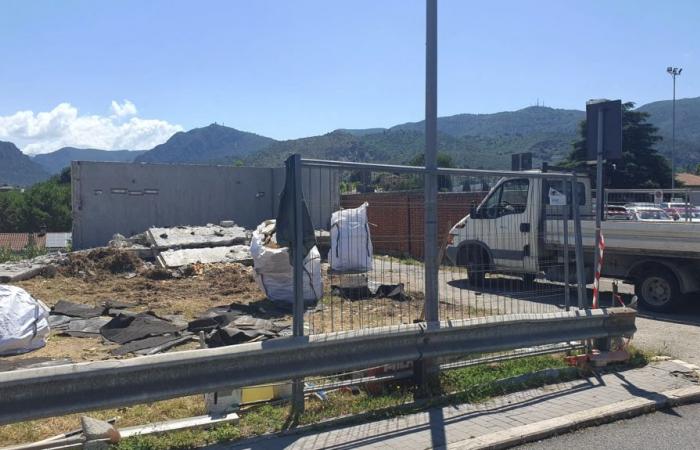 Sauvetage par hélicoptère à l’hôpital de Terni, intervention de 44 mille euros en cours : premières démolitions