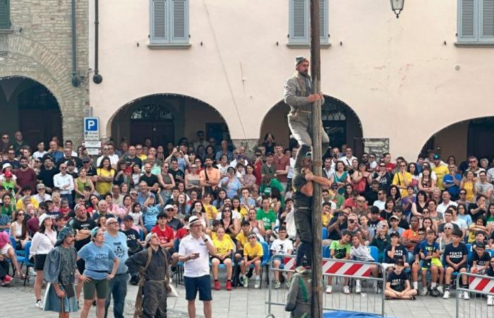 Bobbio, des milliers pour le Palio des quartiers. Alcarina gagne pour la première fois