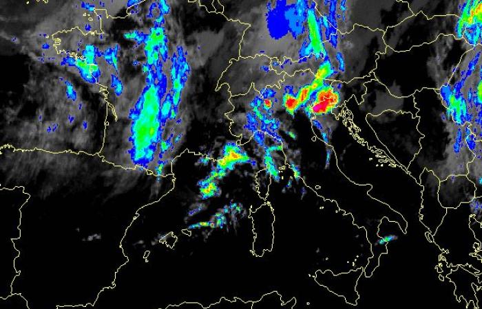 Une nouvelle vague de mauvais temps est en cours : premières tempêtes en Vénétie pendant la nuit, aujourd’hui toute l’Italie est dans la ligne de mire