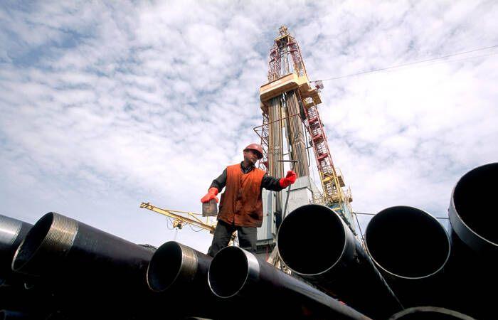 Prévisions des prix du pétrole et du gaz naturel : WTI solide et gaz en chute libre