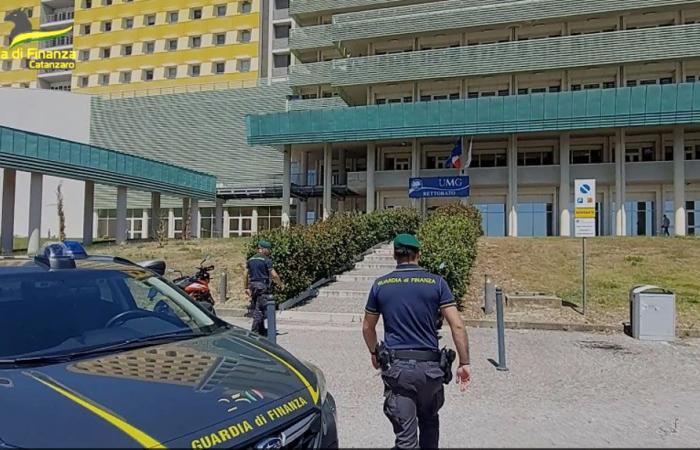 Contrats de santé, opération Sartoria à Catanzaro contre la fraude et la corruption : 3 personnes assignées à résidence et 13 agents publics suspendus