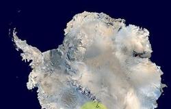 Le volcan Antarctique qui produit de l’or en éruption