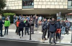 Reportage caméras retour à Carrare : réunion syndicale bondée dans la municipalité