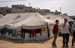 Voix de Gaza – “A Rafah, les gens sont désespérés, ils démontent leurs tentes sans savoir où aller. Ils fuient dans des fourgons ou des charrettes tirées par des ânes”