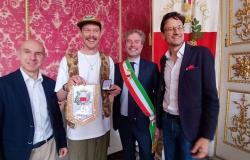 Lucca Comics & Games accueille le Giro d’Italia, Karl Kopinski reçoit la médaille de la ville et rencontre Francesco Moser