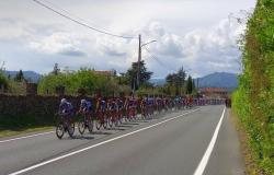 Le Giro excite nos rues. Bracco à Geschke, Groves gagne à Ceparana. Pietrobon sourit à Luni