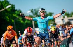 Tour de Hongrie 2024, le sprint de Mark Cavendish sur Dylan Groenewegen ! 5ème Matteo Moschetti et 6ème Elia Viviani