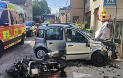 Violente collision frontale voiture-moto: un jeune de 19 ans décède à Viale Trento