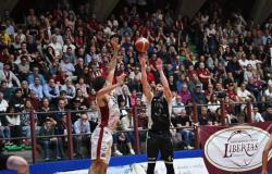 Playoffs du Basket B Nazionale, Poletti charge le milieu des Noirs Faenza: «Beaucoup de monde à Cattani pour nous aider»