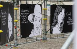 L’art contre le féminicide : l’installation publique “Il y a des amours sans paradis” inaugurée à Udine pour toutes les femmes victimes de féminicide