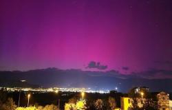 Images des aurores boréales en Italie et dans le monde après la tempête solaire – Photos et vidéos