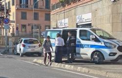 Voiture contre moto via Vicenza, un blessé à l’hôpital