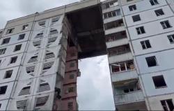Russie : un immeuble de dix étages s’effondre après le bombardement de Kiev – vidéo