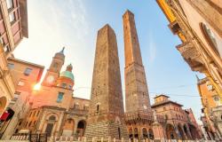 Tourisme à Bologne : découverte de portiques mémorables et de saveurs authentiques