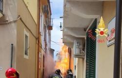 Fuite de gaz dans la zone de Catanzaro avec flamme, dommages aux structures extérieures des maisons