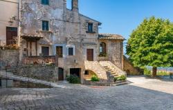 Immergé parmi les oliviers et suspendu au rocher, c’est en Ombrie que vous pourrez visiter l’un des plus beaux villages d’Italie