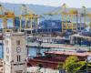 Trieste, l’Autorité réfléchit à nouveau : les augmentations des taxes portuaires suspendues