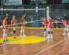 CF PLAY OFF – Excellente performance des filles de Nuova Pallavolo Monini Spoleto, mais Bartoccini remporte le premier match des quarts de finale