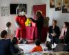 Fête des Mères en jaune et rouge avec les femmes et les enfants du projet de détention à domicile « Casa di Leda »