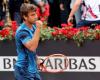 International Tennis Rome : Darderi bat Shapovalov. Codacons : Des prix trop élevés qui éloignent les jeunes”
