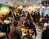 À Cesena, une salle pleine de jeunes entrepreneurs et professionnels, dont 100 au « Drink to Meet » du Cna