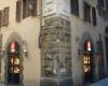 Florence, propriétaire, détruit une colonne de l’ère Dante en y appliquant une boîte en métal