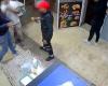 Le vol à la machette dans une pizzeria à Bologne : la vidéo des gamins armés