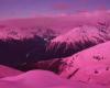 Aurores boréales, même les Dolomites sont teintées de rose