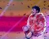 Nemo, trop content de la victoire à l’Eurovision : en célébrant il casse le trophée en se blessant au pouce