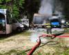 San Severino, camion en feu sur la place : les flammes impliquent d’autres véhicules (PHOTO) – Picchio News