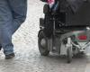Plateformes surélevées pour personnes handicapées aux Arènes de Vérone, mais il n’y a pas de place pour les accompagnants
