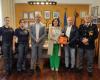 Avis fait don d’un défibrillateur à la préfecture de police – il Gazzettino di Gela